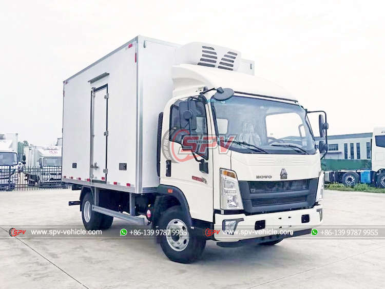 Sinotruk 2 ton Chiller Box Lorry - Front Right Side